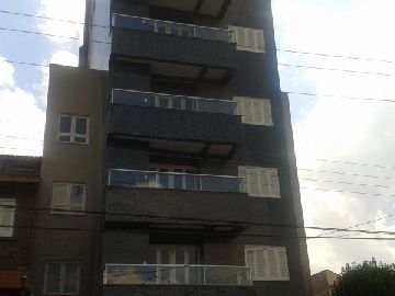 Apto. 03 Dorm. sendo 1 Su�te - B. Florestal