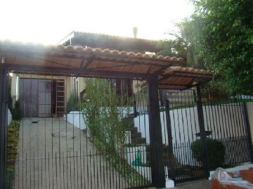 Casa 02 Dormit�rios 01 Su�te
