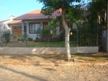 Casa 03 Dormit�rios c/su�te