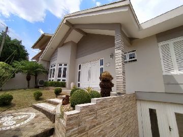 Casa Alto padr�o 03 Dormit�rios 02 su�tes piscina - Bairro S�o Crist�v�o - Lajeado RS