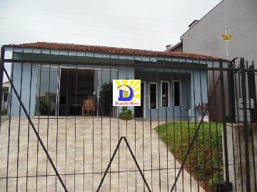 Linda Casa 03 Dormit�rios 01 Su�te, piscina - Bairro S�o Crist�v�o