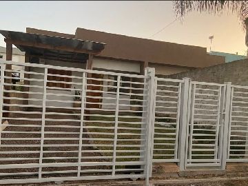 Casa geminada 2 dormit�rios com p�tio - Bairro S�o Bento em Lajeado-RS