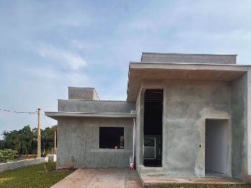 Casa esquina 3 dormit�rios sendo 1 su�te - Jardim Bot�nico - Lajeado-RS