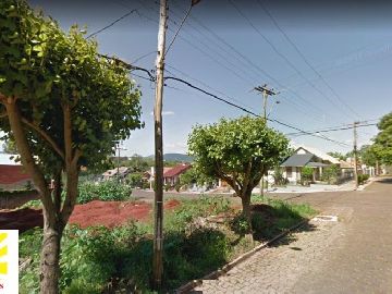 Excelente terreno de esquina, medindo 15x30m.