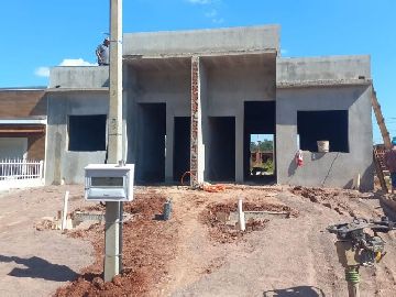 Casa geminada com p� direito alto- Bom Pastor em Lajeado-RS 