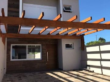 SOBRADO 03 DORMIT�RIOS SENDO UM SU�TE - BAIRRO UNIVERSIT�RIO - LAJEADO-RS