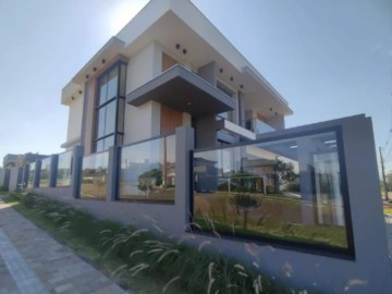 Casa Alto Padr�o 03 Dormit�rios Su�tes